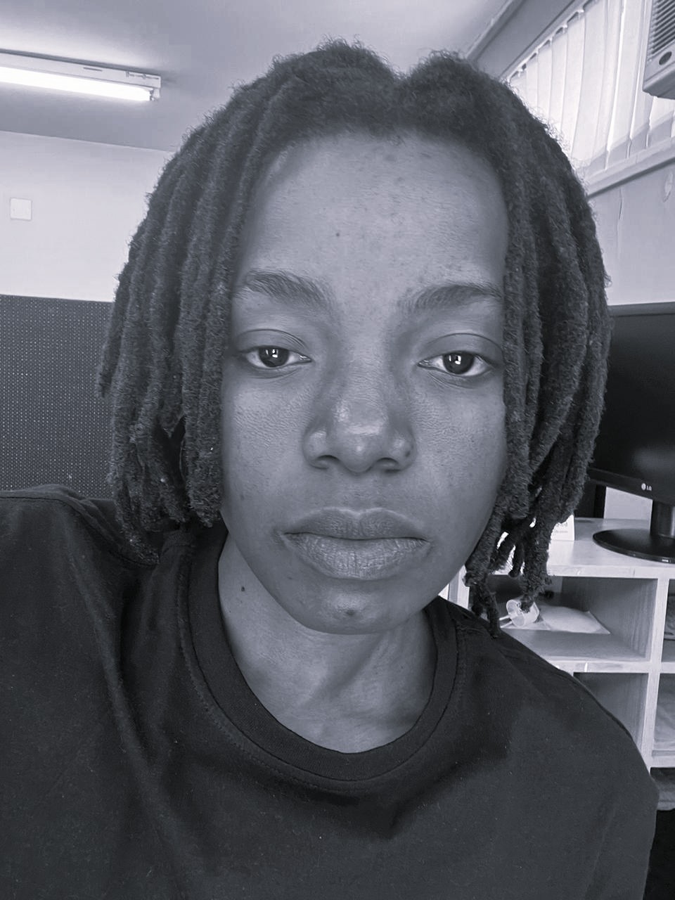 Naledi  Mmako